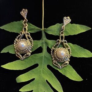 Elegant Gold Pearl Drop Earrings